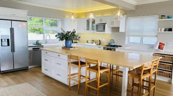 Shores Edge Cottage and Seapearl Ocean Front Villa