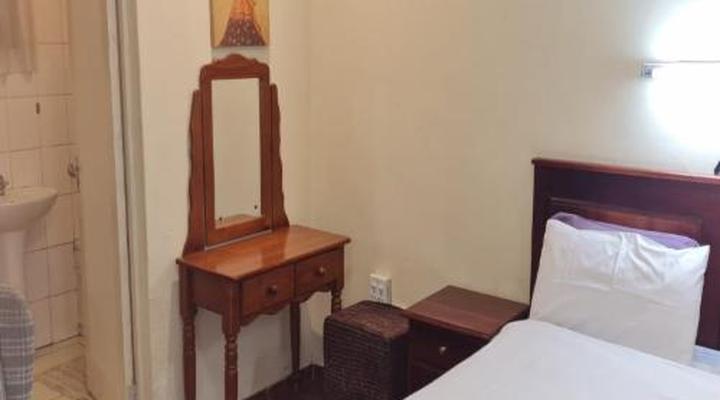 Alexandra Bed & Breakfast