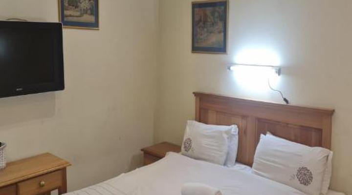 Alexandra Bed & Breakfast