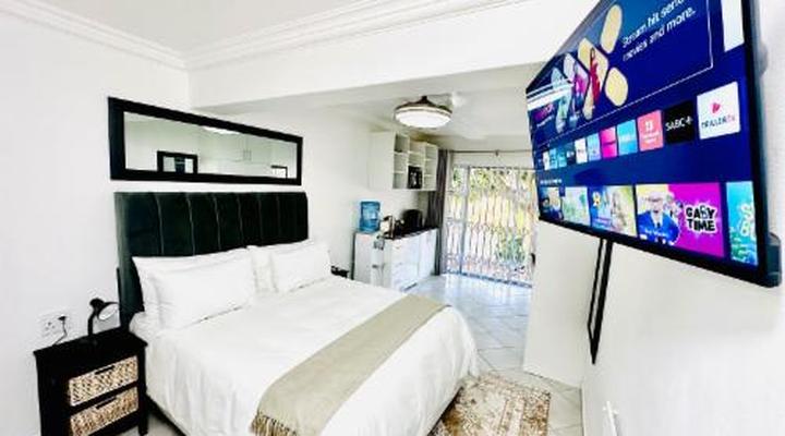 C and C Hotel Vibes CPT Plattekloof