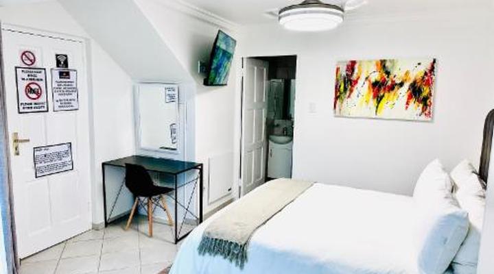 C and C Hotel Vibes CPT Plattekloof