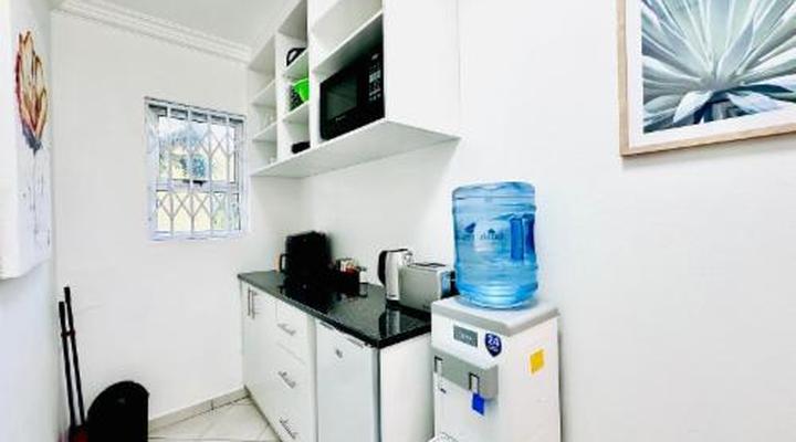 C and C Hotel Vibes CPT Plattekloof