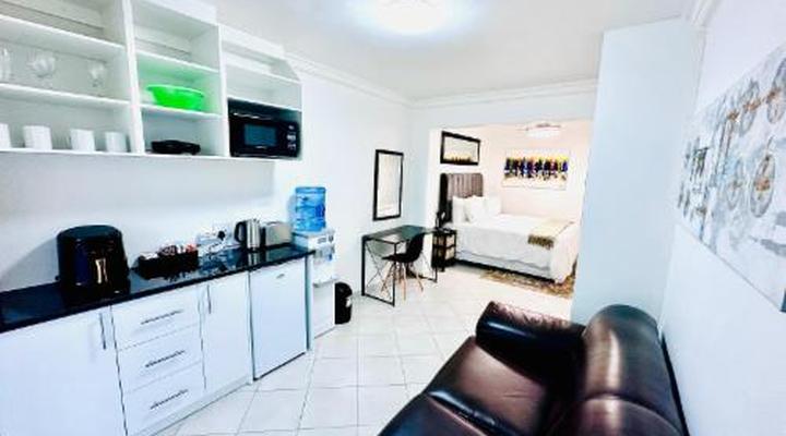 C and C Hotel Vibes CPT Plattekloof