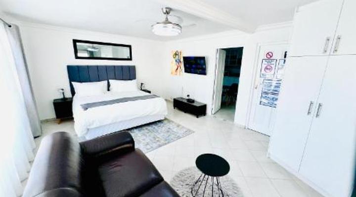 C and C Hotel Vibes CPT Plattekloof