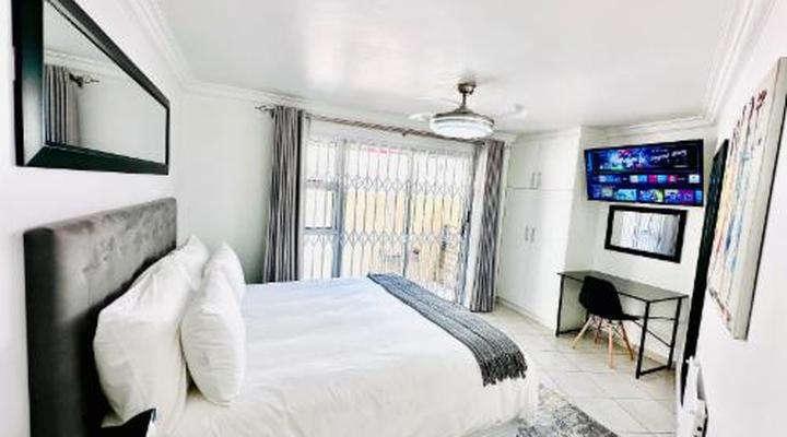 C and C Hotel Vibes CPT Plattekloof