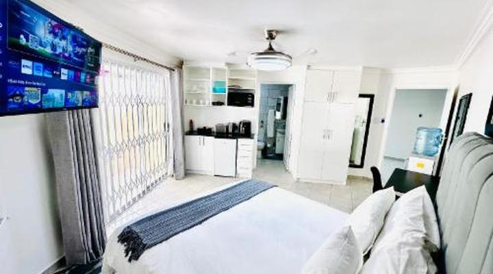 C and C Hotel Vibes CPT Plattekloof