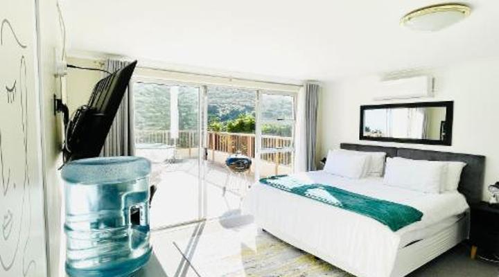 C and C Hotel Vibes CPT Plattekloof