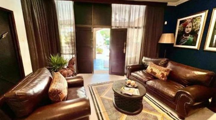 Forty 4 on Hoog Luxury Accommodation