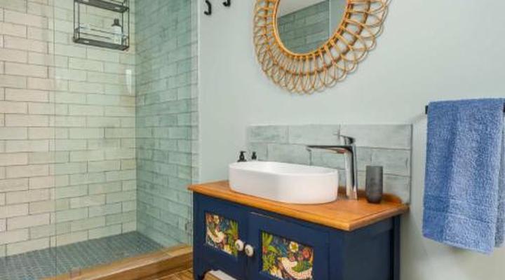 Bains View Olive and Guest Farm