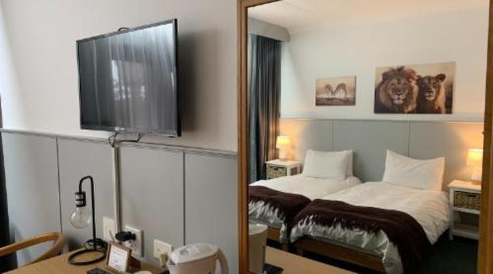 Hotel Schweizerhaus/Cafe Anton