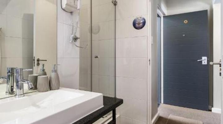 Life & Leisure Boutique Guest House