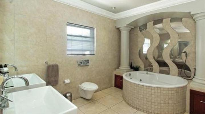 uShaka Manor Guest House