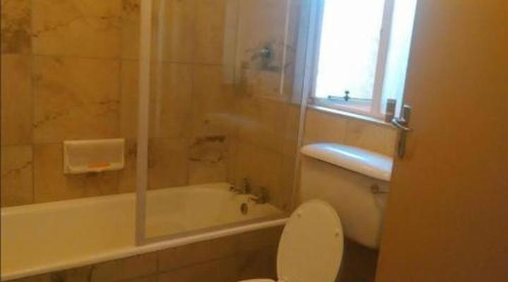 Spoelklippie Guesthouse (Whole house & Whole Flat)