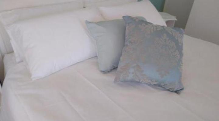 CoCo de Mer Self Catering Logs