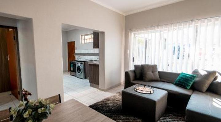 Meerkat Manor Self-catering and Accommodation