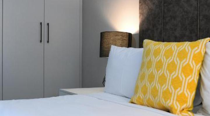 Next to Apartment Hotel