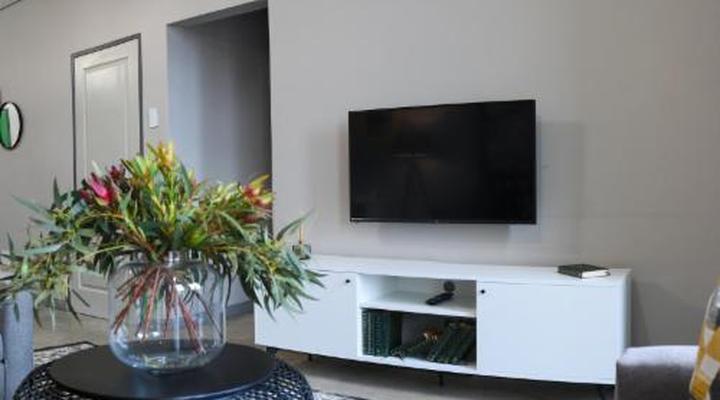 Next to Apartment Hotel