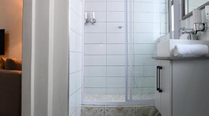 Next to Apartment Hotel