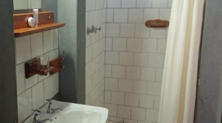 Bostons Lodge & Restaurant