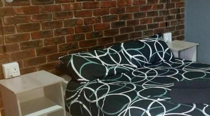 Bostons Lodge & Restaurant