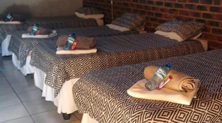 Bostons Lodge & Restaurant