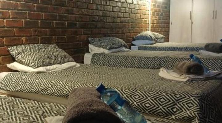 Bostons Lodge & Restaurant