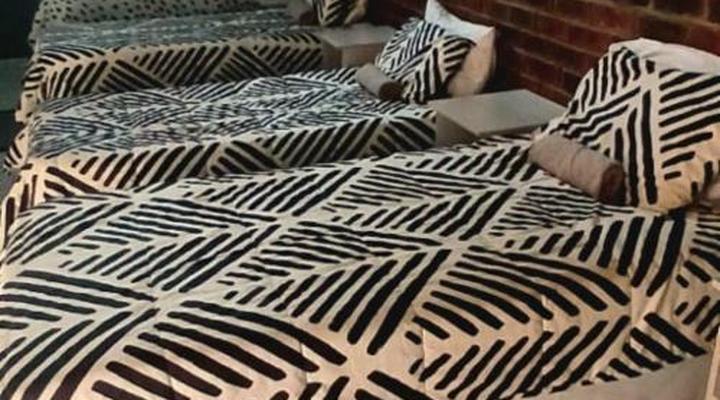 Bostons Lodge & Restaurant