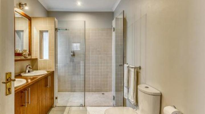 Manor on the Bay Loadshedding-free Guesthouse