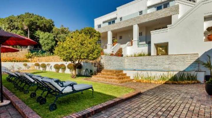 Manor on the Bay Loadshedding-free Guesthouse