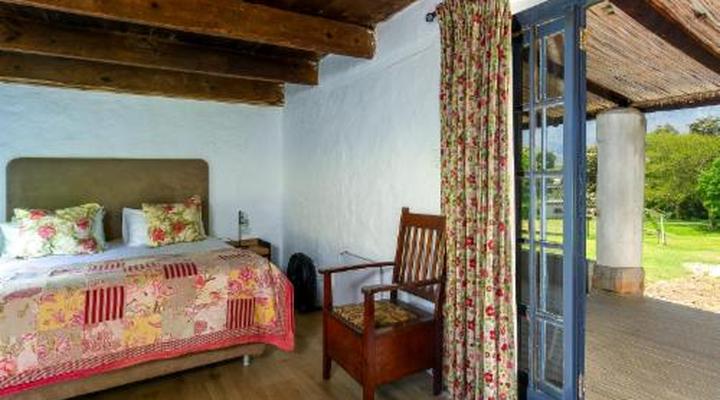 Oewerzicht Tented River Lodge & Farm Cottages