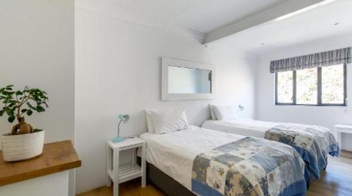 Oewerzicht Tented River Lodge & Farm Cottages