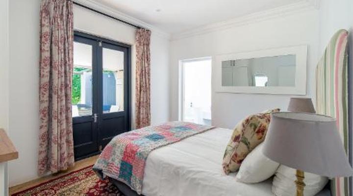 Oewerzicht Tented River Lodge & Farm Cottages