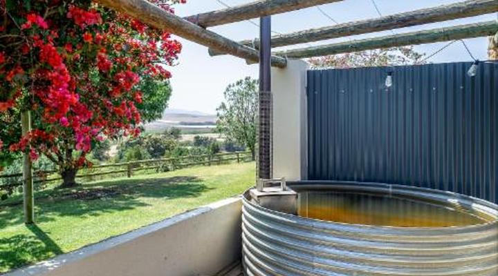 Oewerzicht Tented River Lodge & Farm Cottages