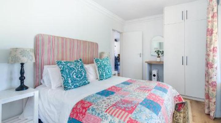 Oewerzicht Tented River Lodge & Farm Cottages