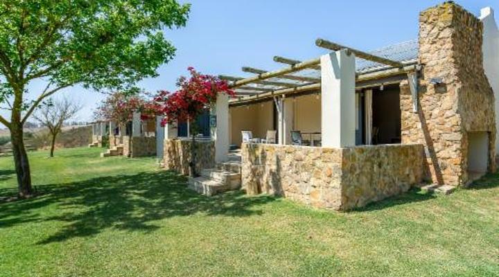 Oewerzicht Tented River Lodge & Farm Cottages