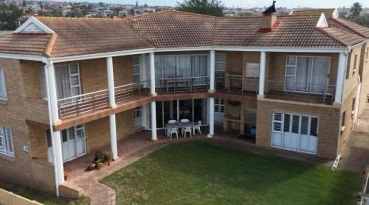 MAKISAKI BEACHFRONT ACCOMODATION