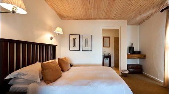 Leeuwenbosch Shearer's Lodge - Amakhala Game Reserve