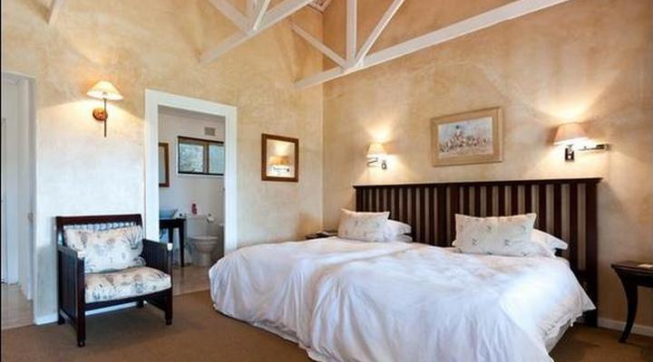 Leeuwenbosch Shearer's Lodge - Amakhala Game Reserve