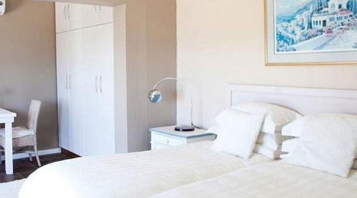 123 Ocean View Drive Apartment