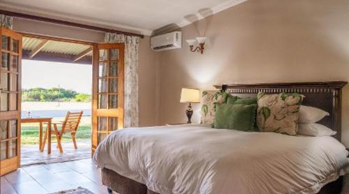 Bakenskraal Ostrich Palace