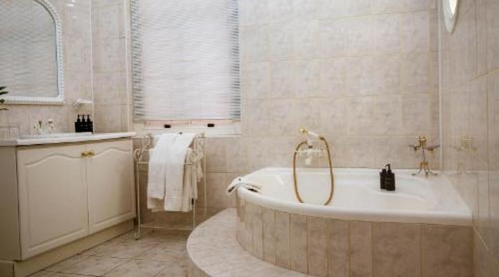 Bakenskraal Ostrich Palace