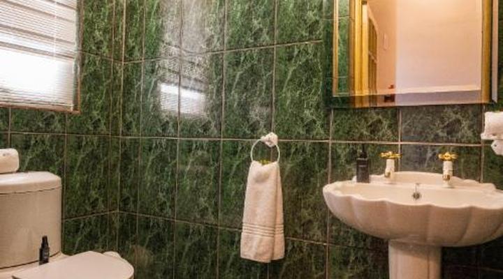 Bakenskraal Ostrich Palace