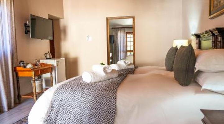 Bakenskraal Ostrich Palace