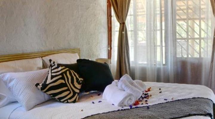 Emathulini Holiday Home
