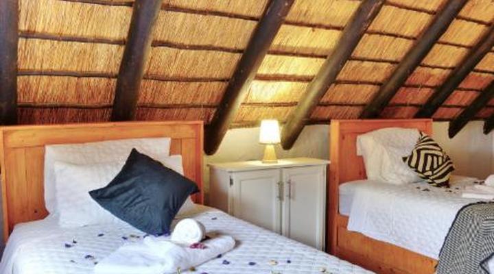 Emathulini Holiday Home
