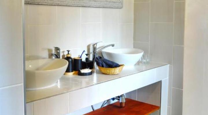 Emathulini Holiday Home