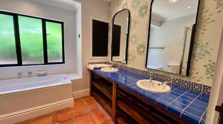 House 28, Fort Village