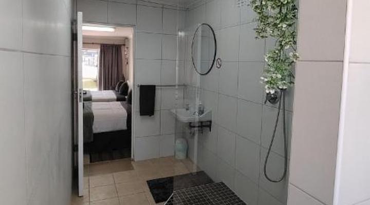 54 on 7th Newton Park