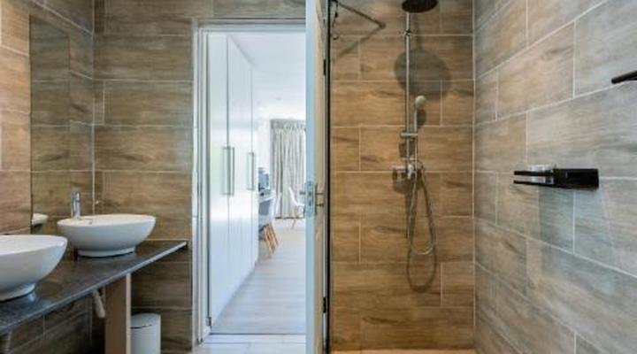 Bloubergstrand Lodge