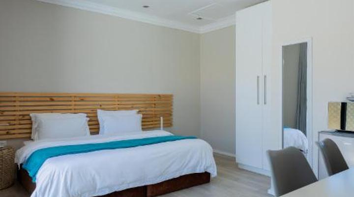 Bloubergstrand Lodge